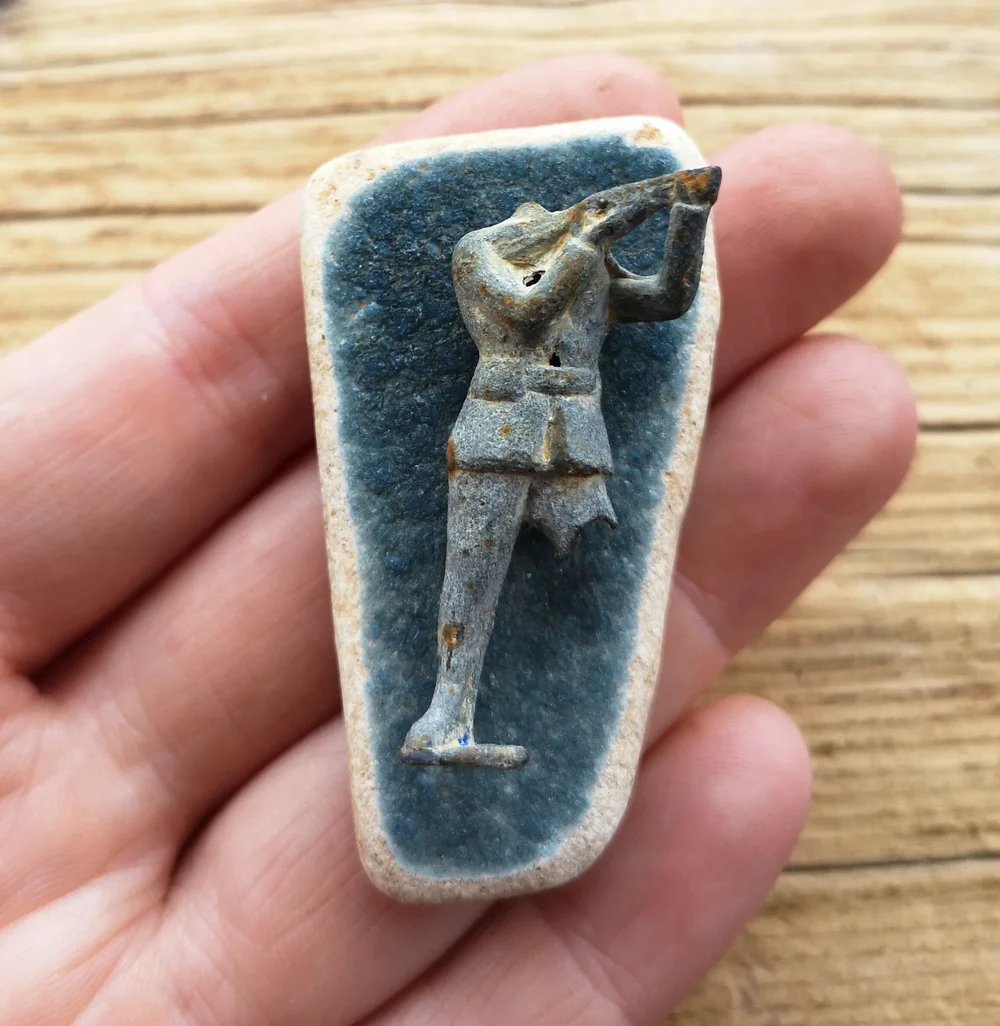 Beachcombing find: 9937 7