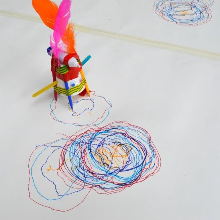 Kinetic Drawing - project photograph 3