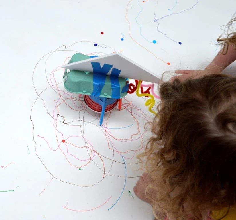 Kinetic Drawing - project photograph 12